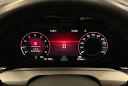harmaa Volkswagen Golf 2024 kuva 18.