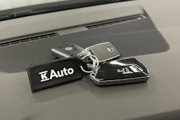 harmaa Volkswagen Golf 2024 kuva 25.