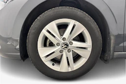 harmaa Volkswagen Golf 2024 kuva 12.