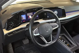 harmaa Volkswagen Golf 2024 kuva 3.