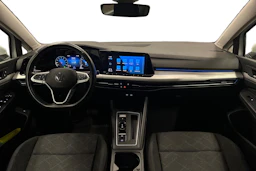 valkoinen Volkswagen Golf 2024 kuva 7.