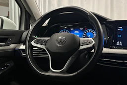 valkoinen Volkswagen Golf 2024 kuva 14.