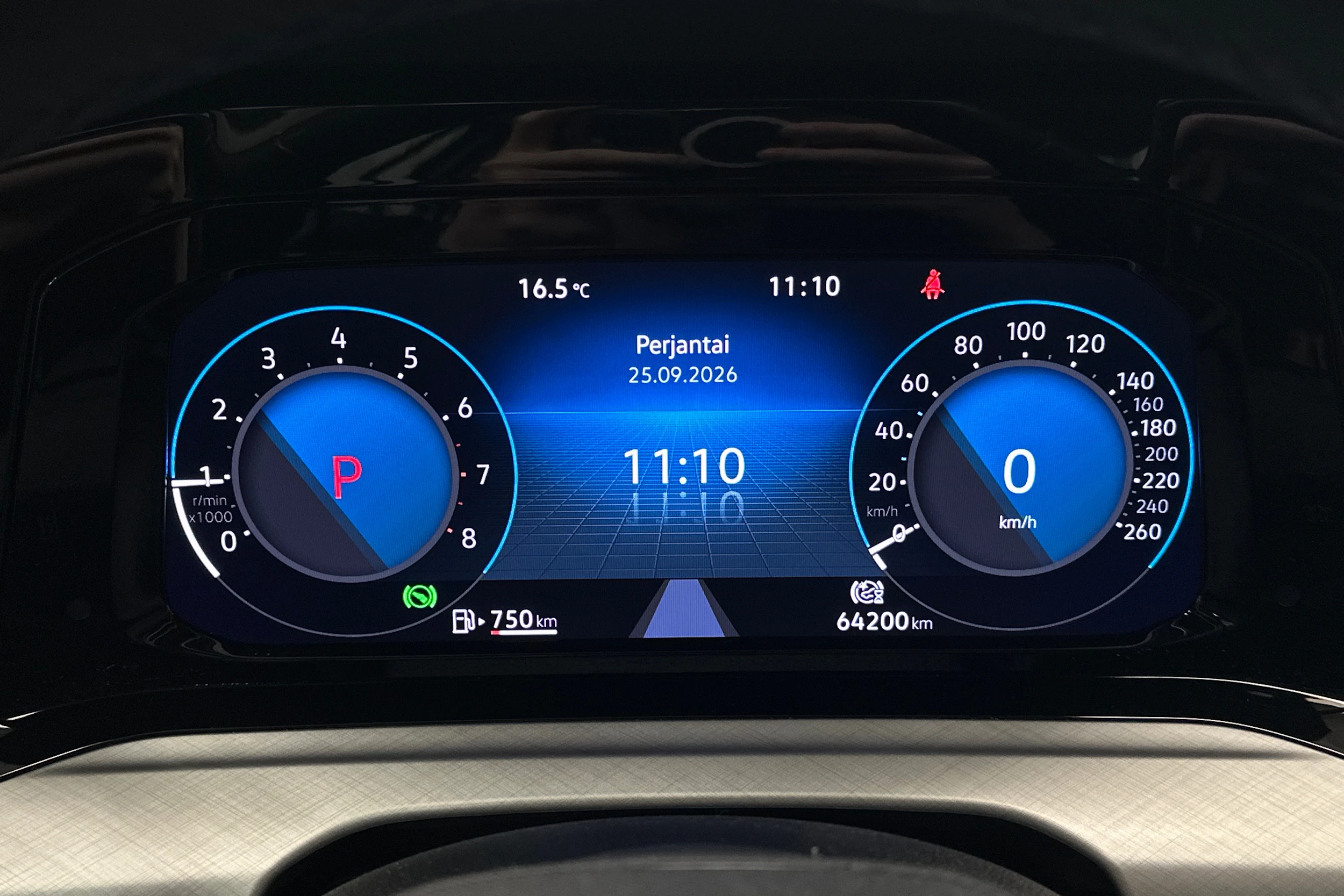 valkoinen Volkswagen Golf 2024 kuva 17.