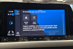 valkoinen Volkswagen Golf 2024 kuva 18.