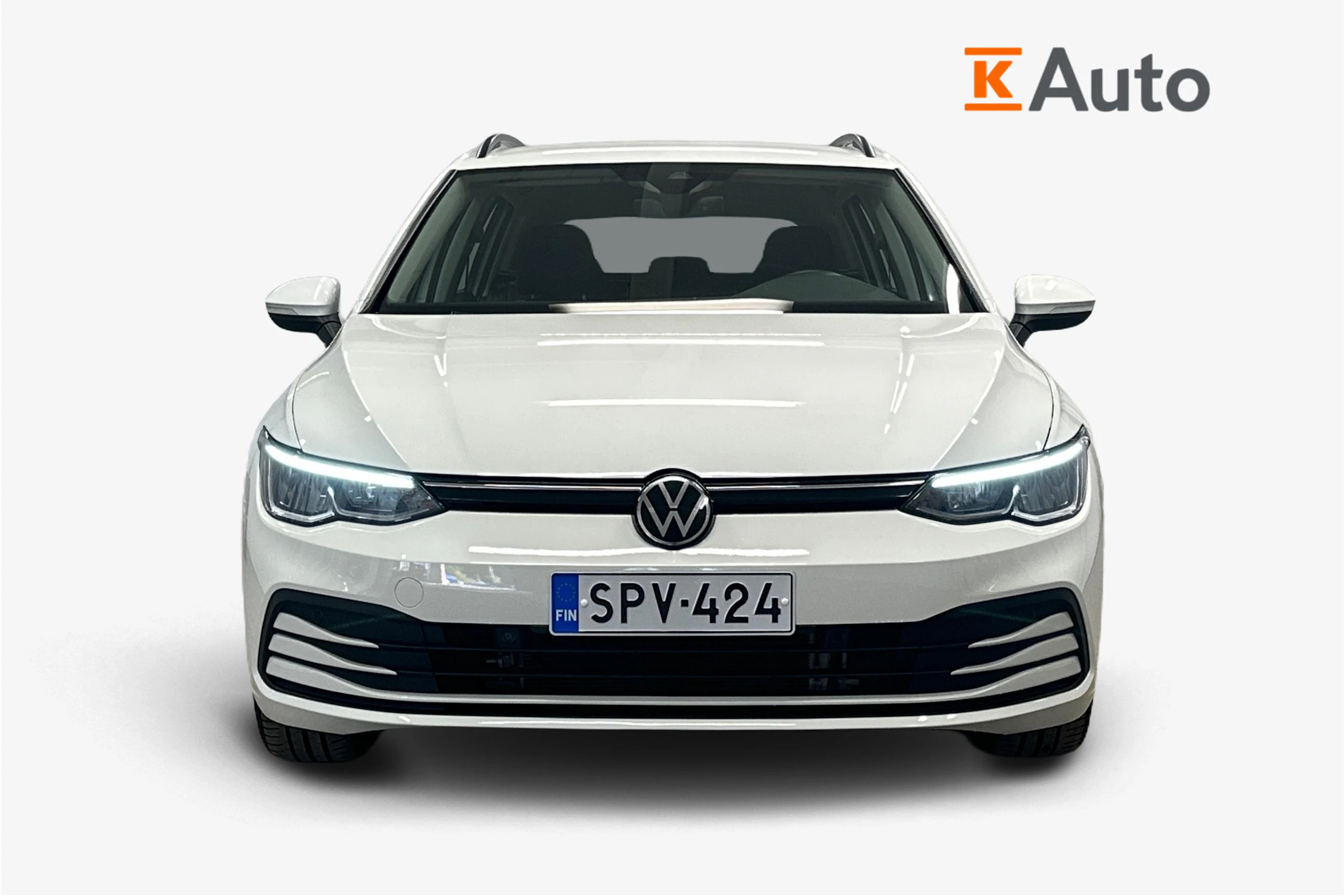 valkoinen Volkswagen Golf 2024 kuva 4.