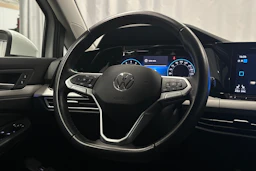valkoinen Volkswagen Golf 2024 kuva 15.