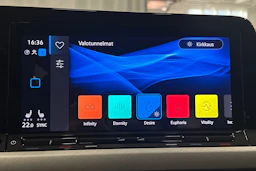 valkoinen Volkswagen Golf 2024 kuva 20.