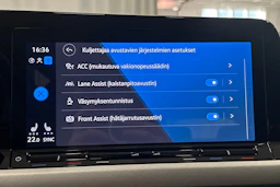 valkoinen Volkswagen Golf 2024 kuva 21.