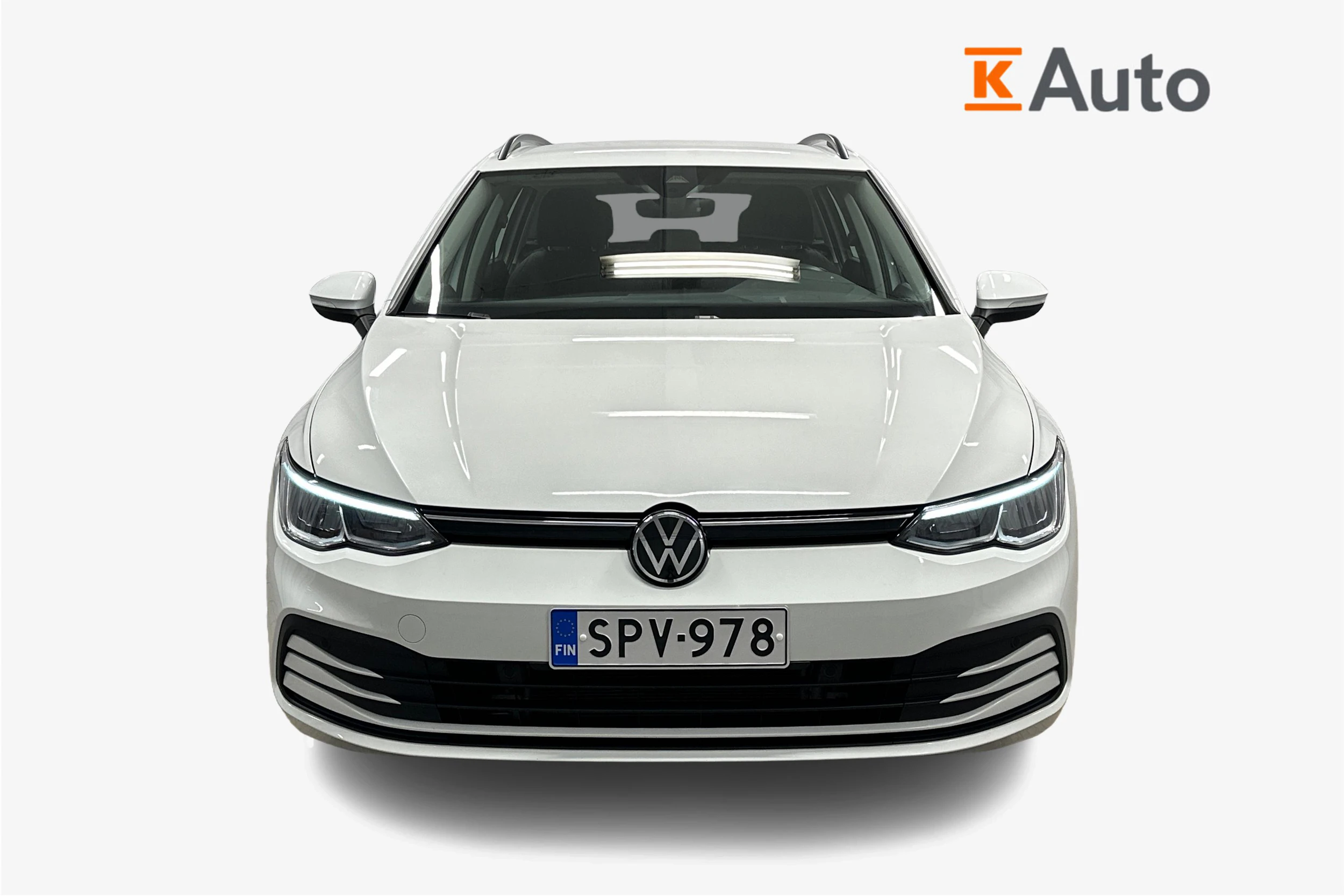 valkoinen Volkswagen Golf 2024 kuva 4.