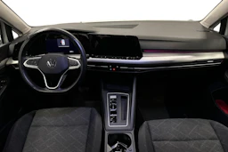 valkoinen Volkswagen Golf 2024 kuva 7.