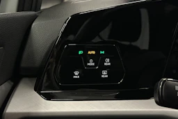 valkoinen Volkswagen Golf 2024 kuva 15.