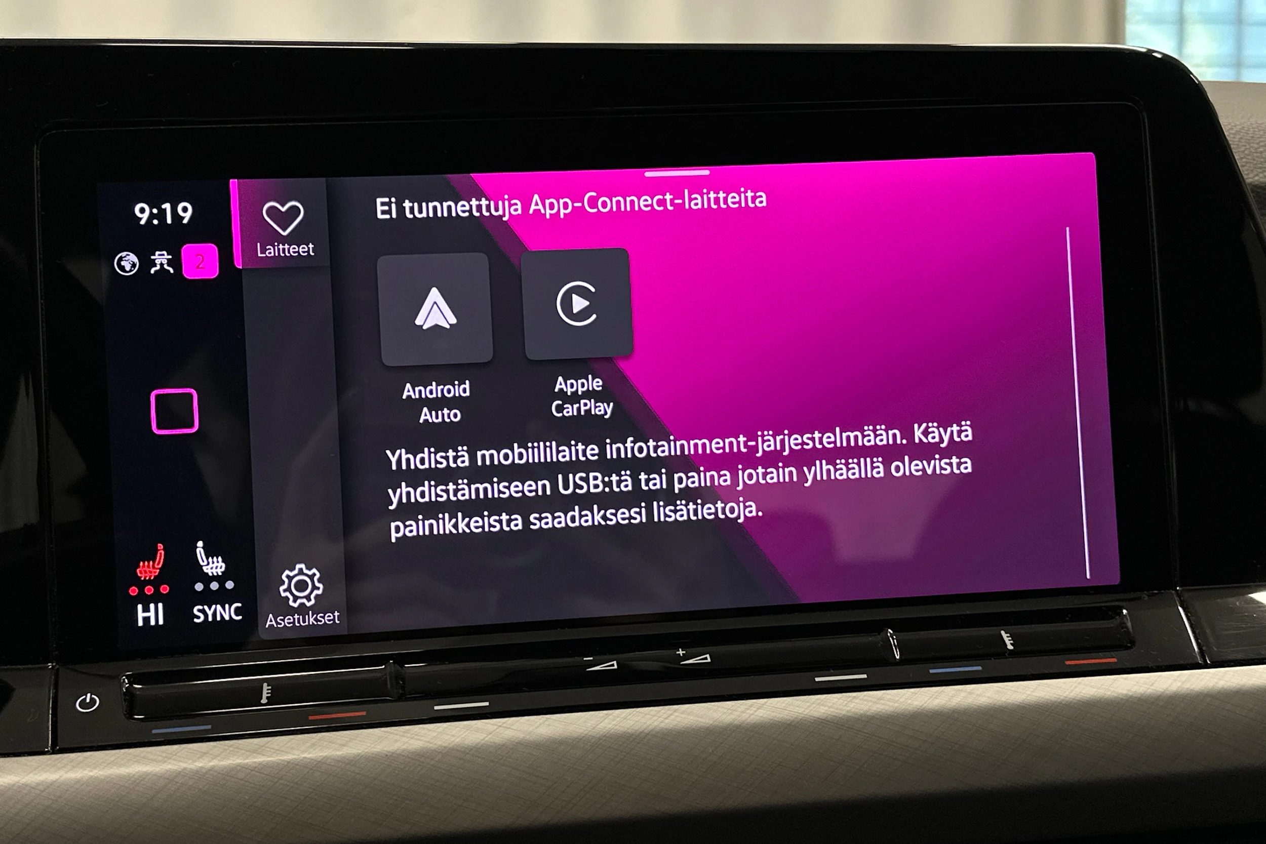 valkoinen Volkswagen Golf 2024 kuva 21.