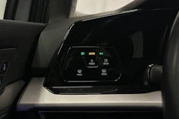 harmaa Volkswagen Golf 2024 kuva 15.