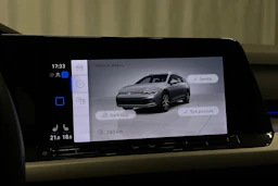 harmaa Volkswagen Golf 2024 kuva 20.