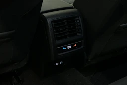 harmaa Volkswagen Golf 2024 kuva 30.