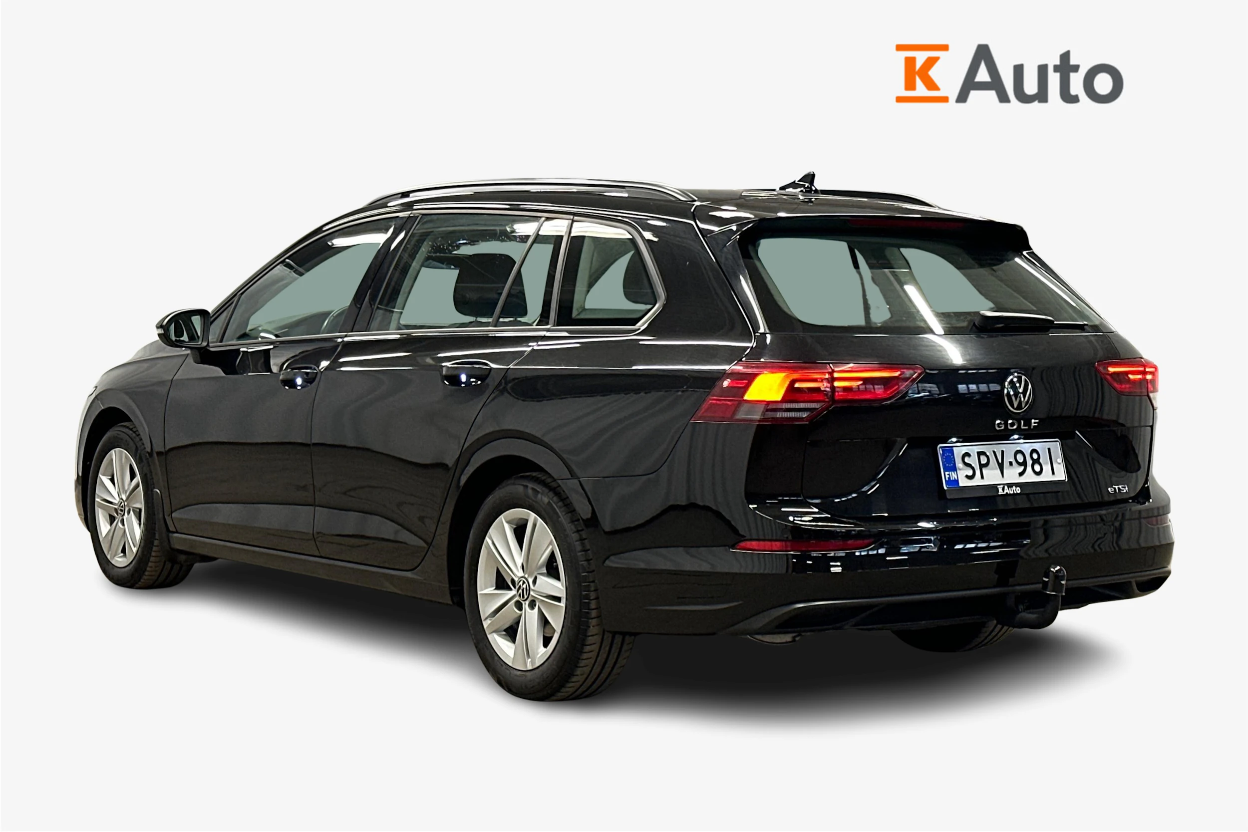 musta Volkswagen Golf 2024 kuva 2.
