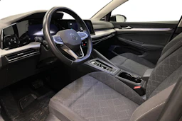 musta Volkswagen Golf 2024 kuva 6.