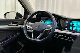 musta Volkswagen Golf 2024 kuva 15.