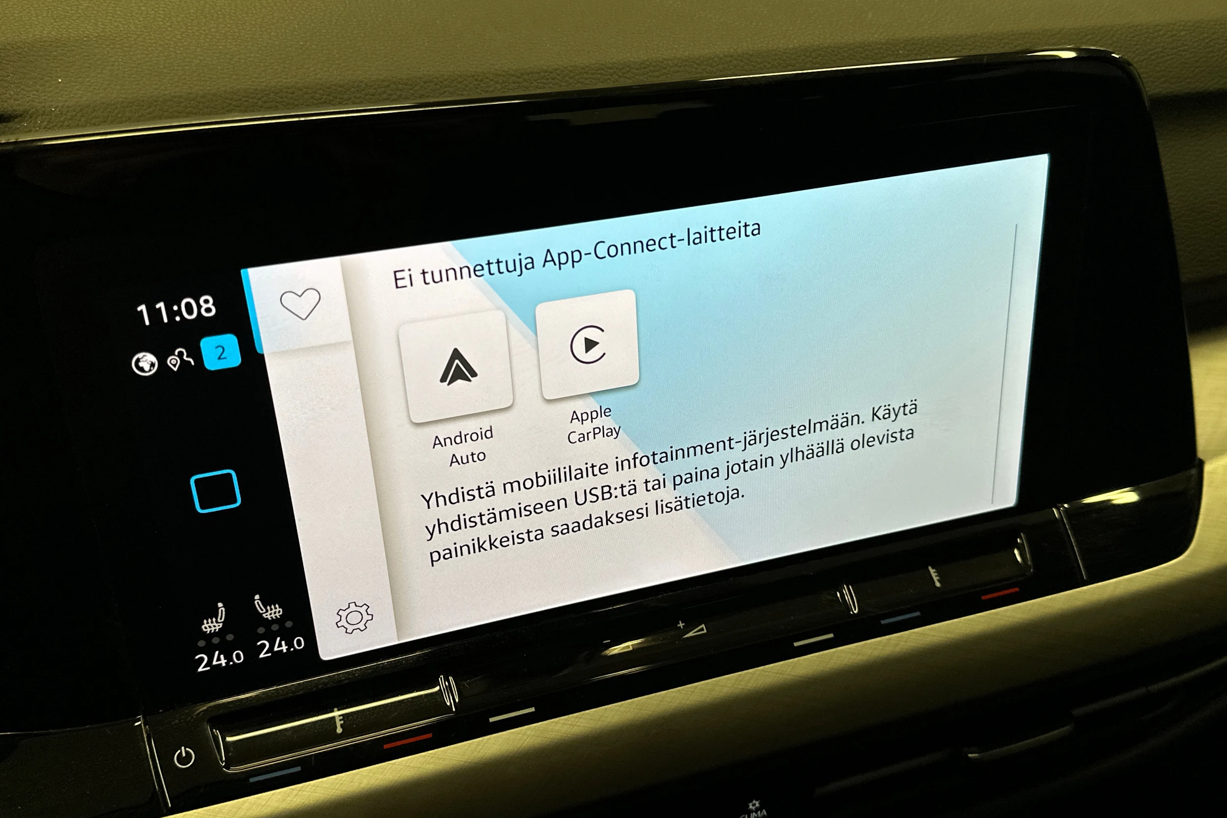 musta Volkswagen Golf 2024 kuva 23.