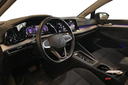 harmaa Volkswagen Golf 2024 kuva 3.