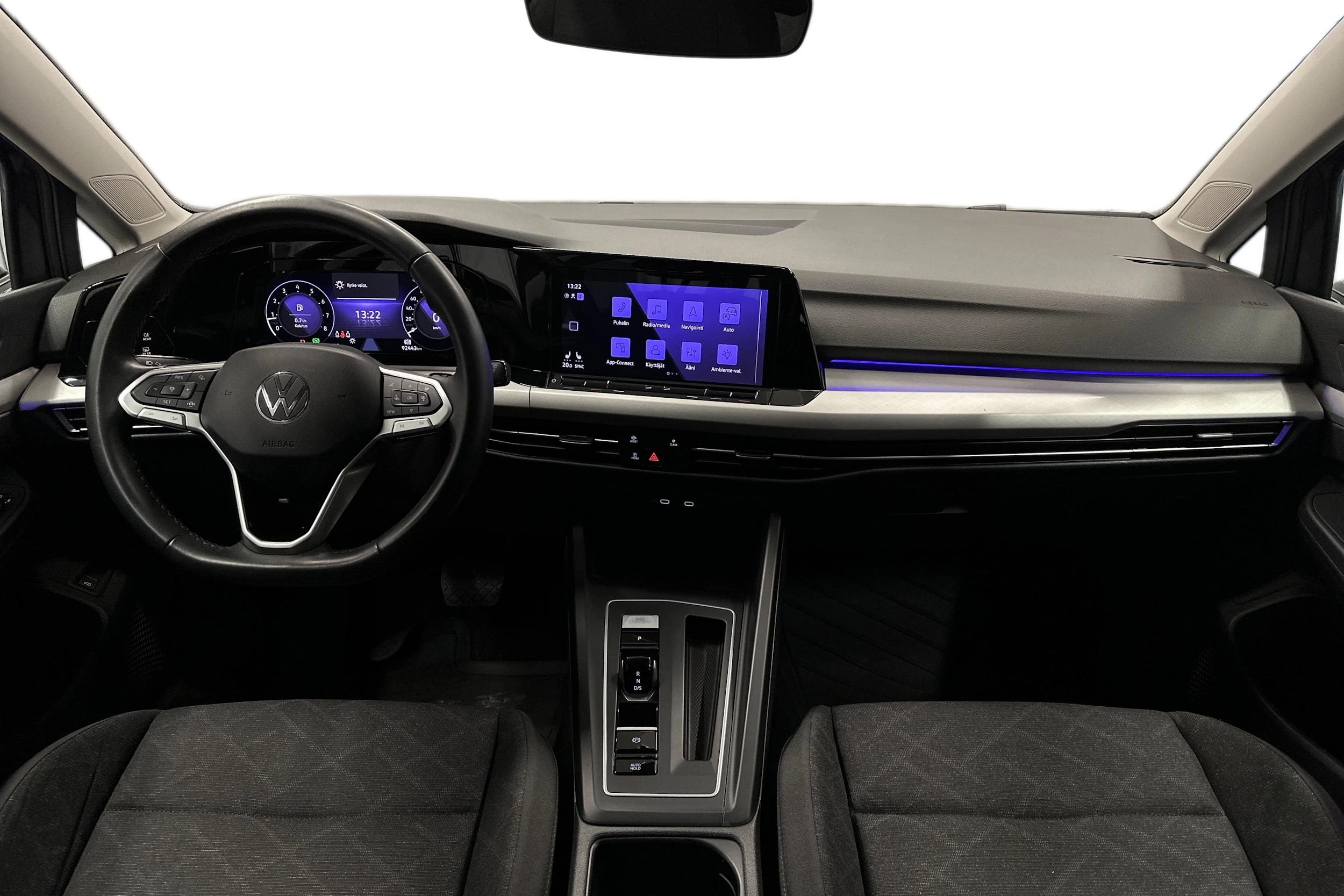 harmaa Volkswagen Golf 2024 kuva 9.