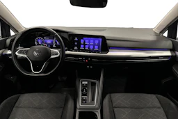 harmaa Volkswagen Golf 2024 kuva 9.