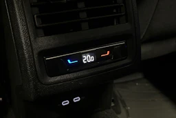harmaa Volkswagen Golf 2024 kuva 17.