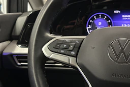 harmaa Volkswagen Golf 2024 kuva 20.