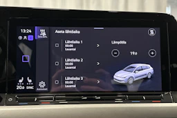 harmaa Volkswagen Golf 2024 kuva 25.