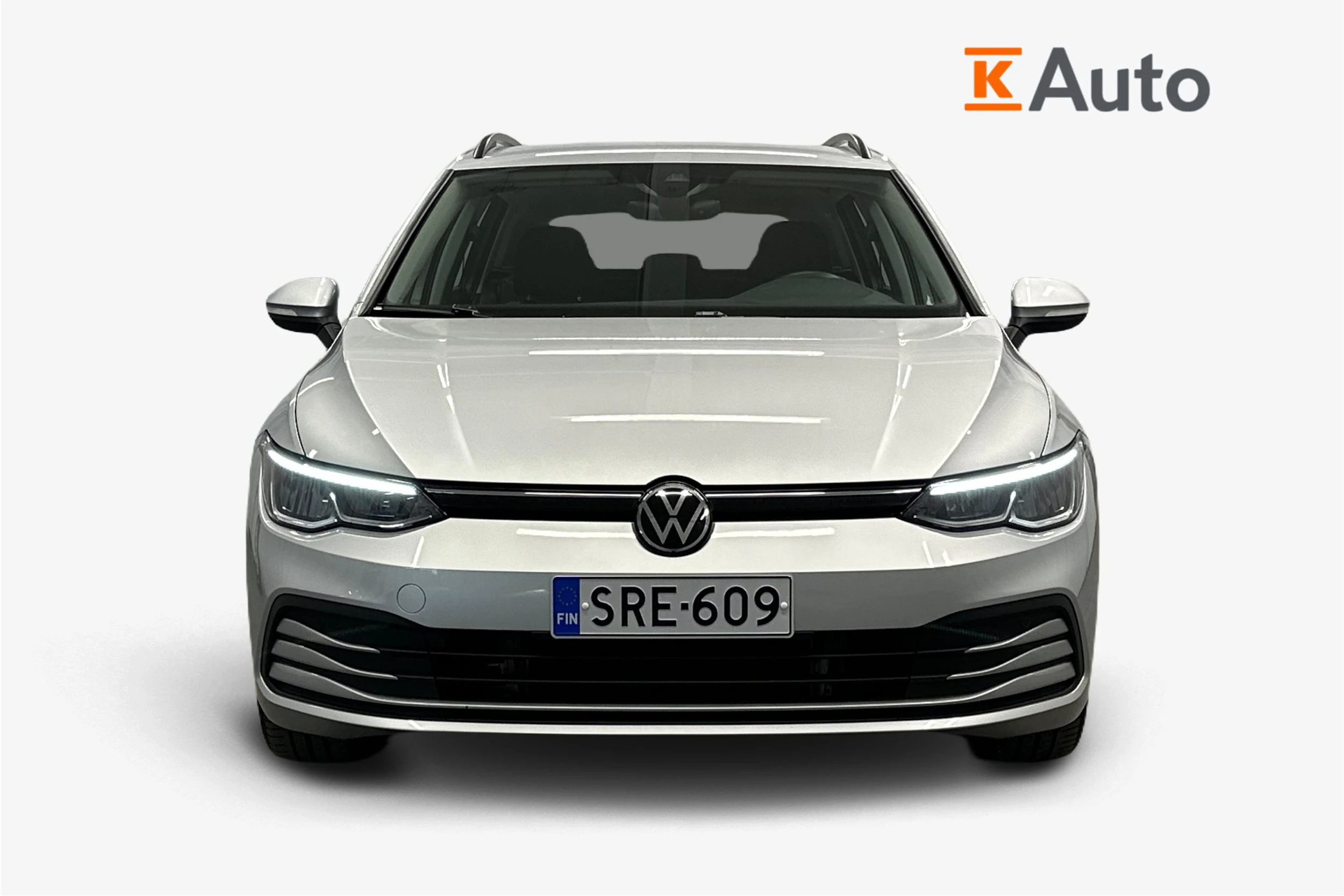 harmaa Volkswagen Golf 2024 kuva 5.