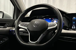 harmaa Volkswagen Golf 2024 kuva 19.