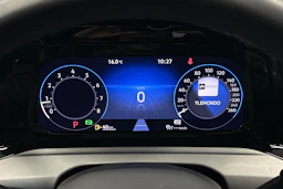harmaa Volkswagen Golf 2024 kuva 22.
