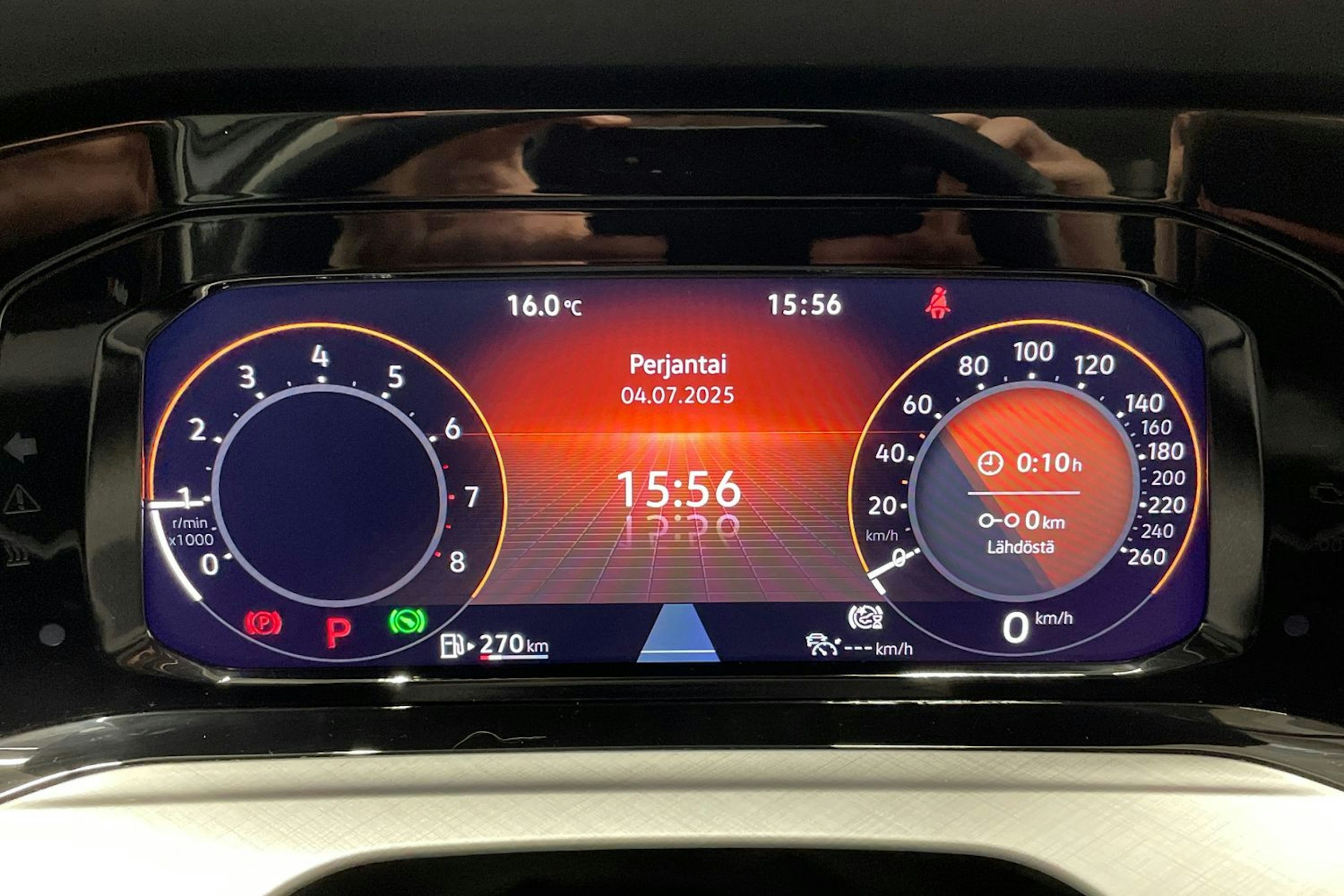 valkoinen Volkswagen Golf 2024 kuva 13.