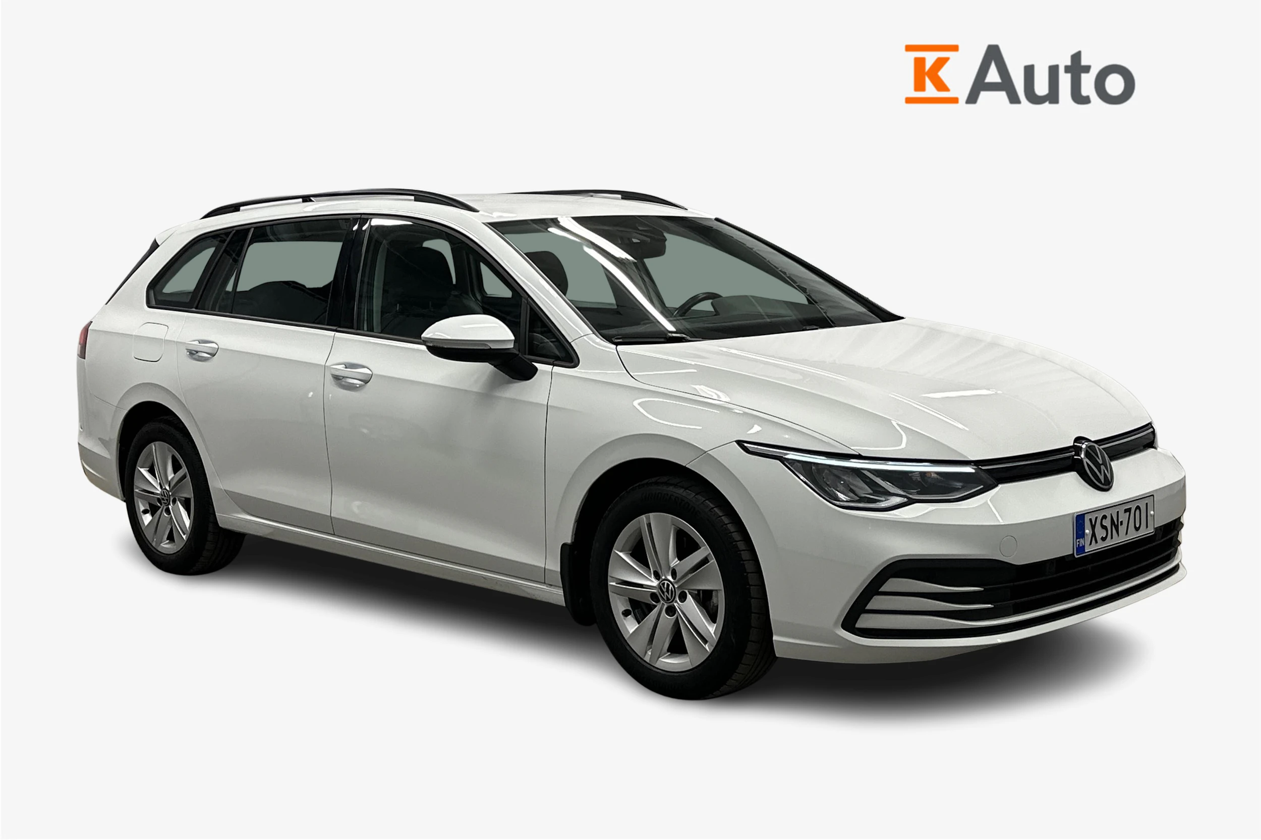 valkoinen Volkswagen Golf 2024 kuva 1.