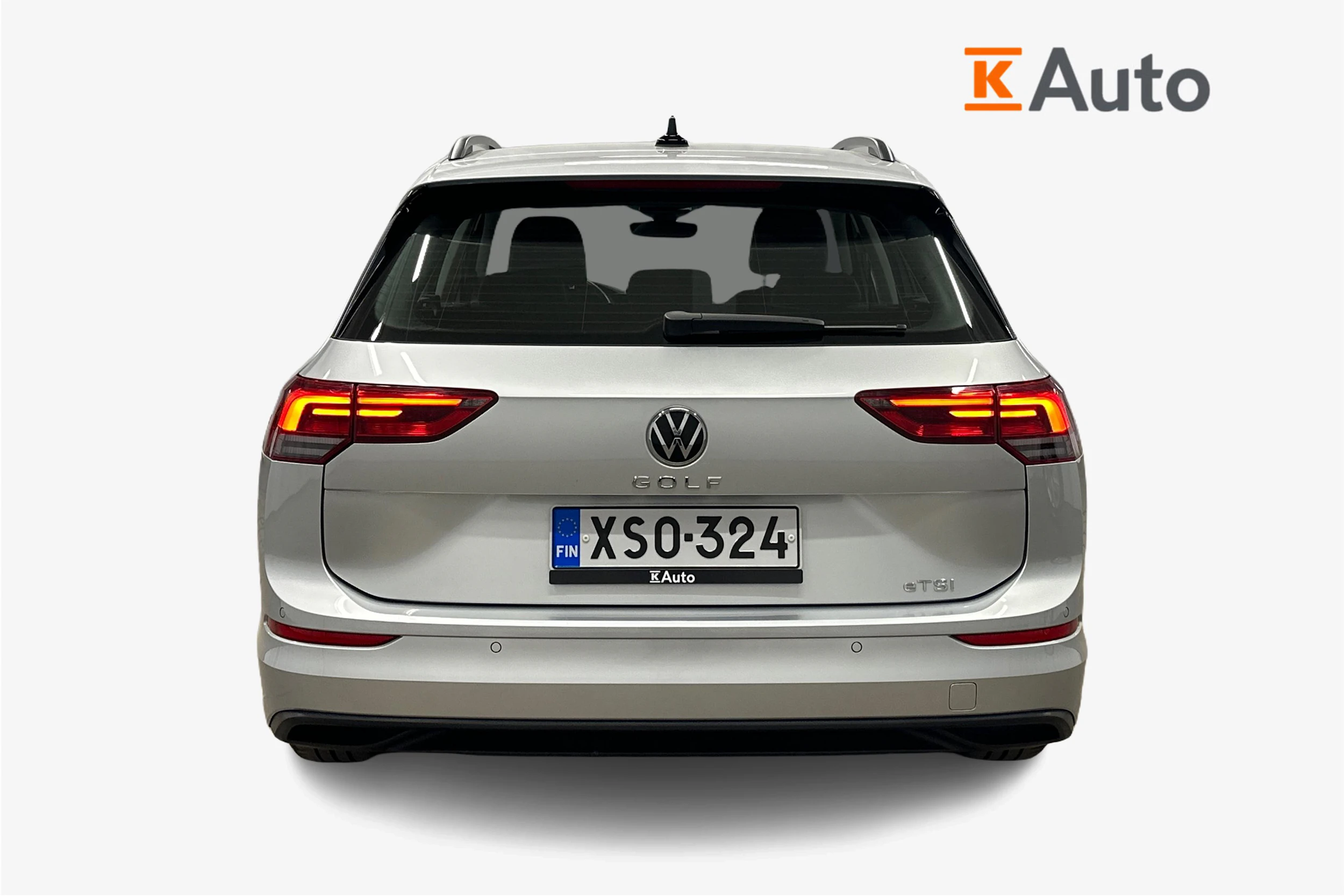 harmaa Volkswagen Golf 2024 kuva 3.