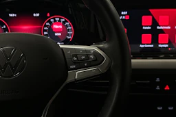 harmaa Volkswagen Golf 2024 kuva 12.