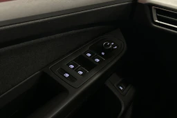 harmaa Volkswagen Golf 2024 kuva 14.