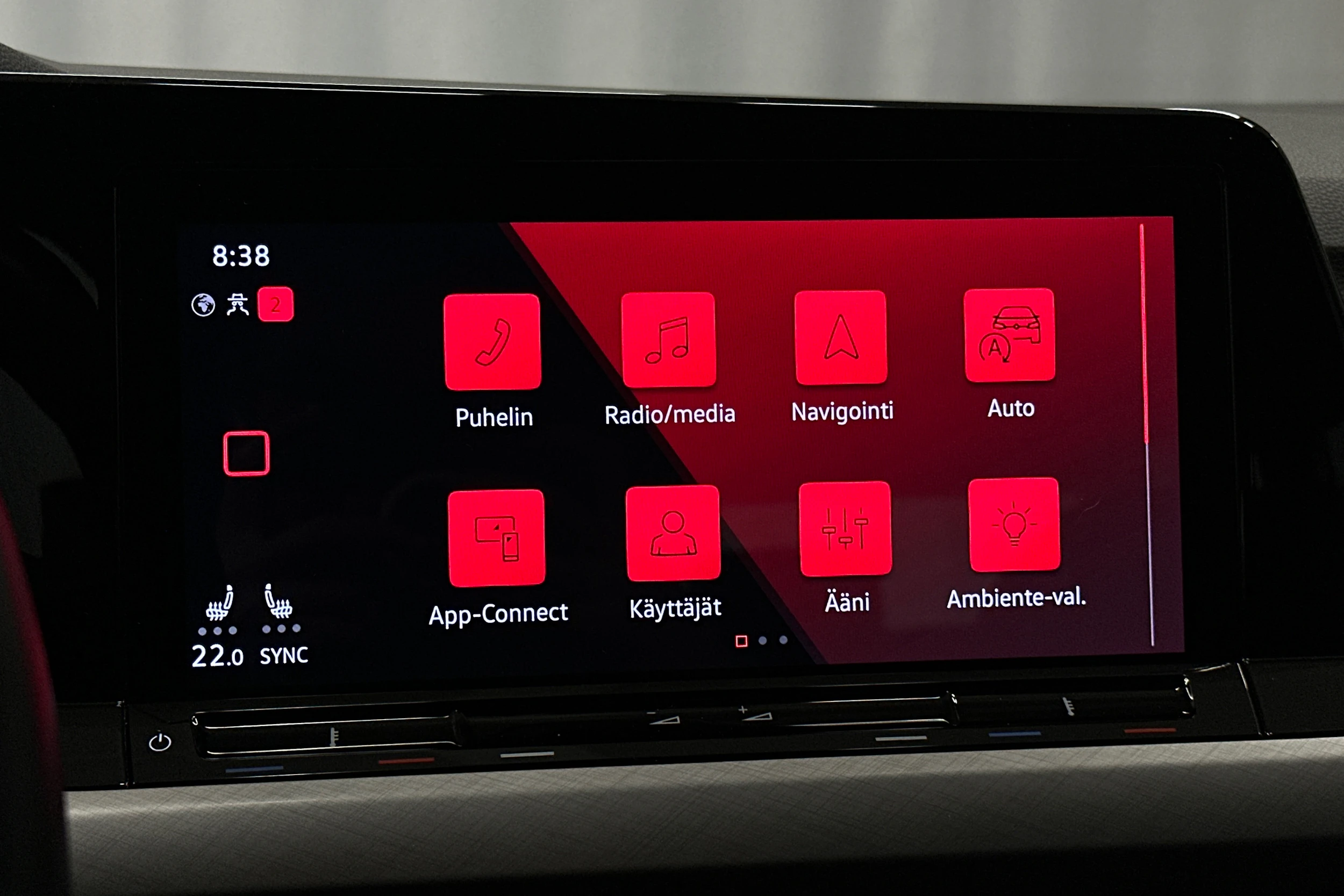 harmaa Volkswagen Golf 2024 kuva 16.