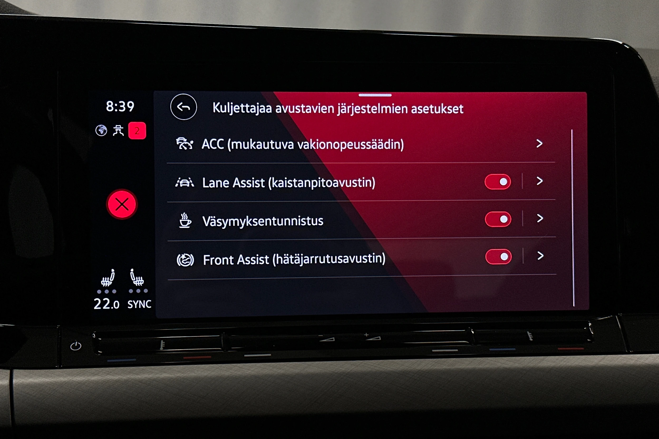 harmaa Volkswagen Golf 2024 kuva 23.
