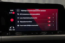 harmaa Volkswagen Golf 2024 kuva 23.