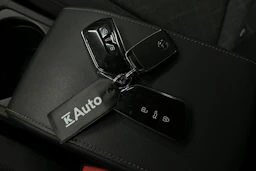 harmaa Volkswagen Golf 2024 kuva 33.