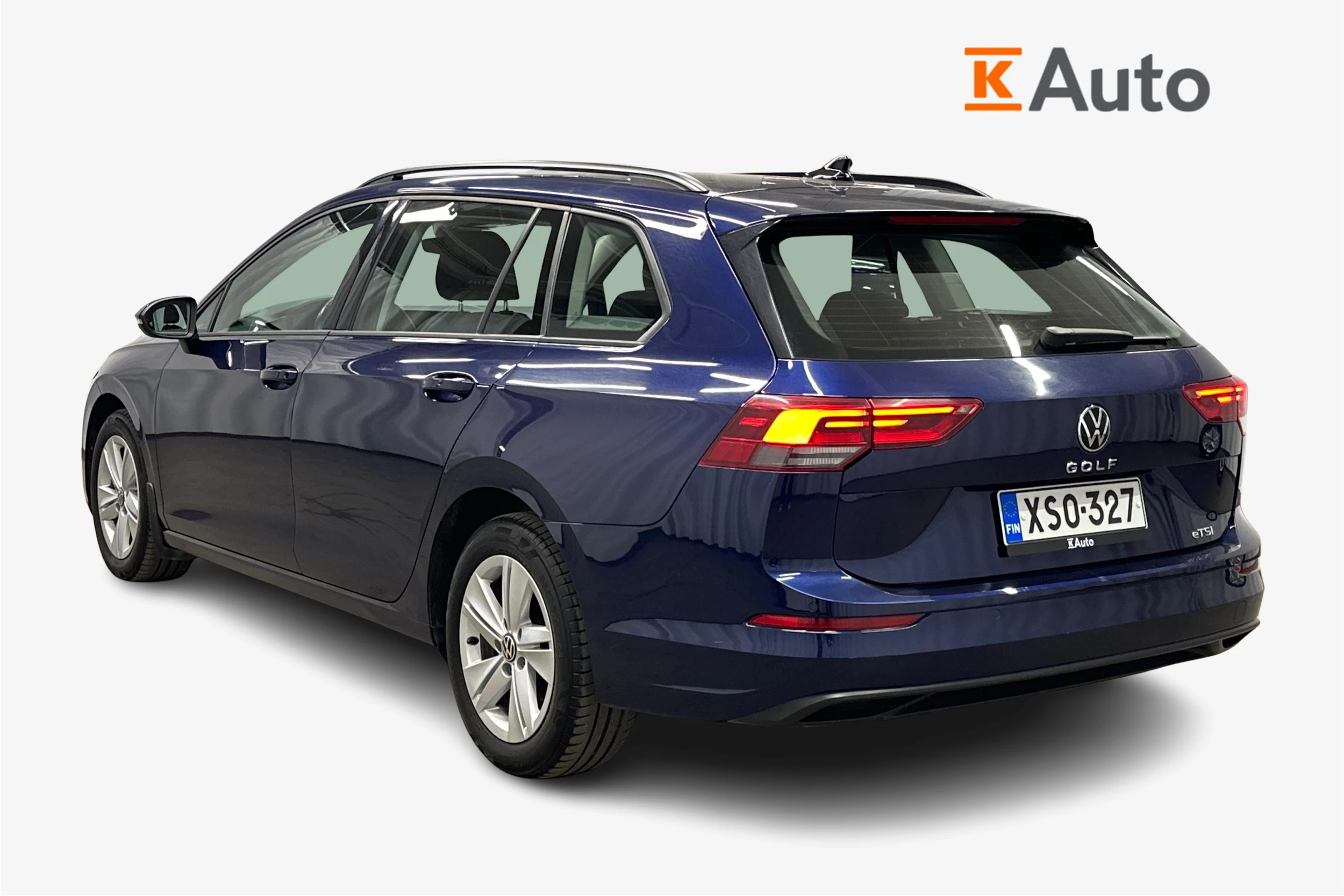 sininen Volkswagen Golf 2024 kuva 2.