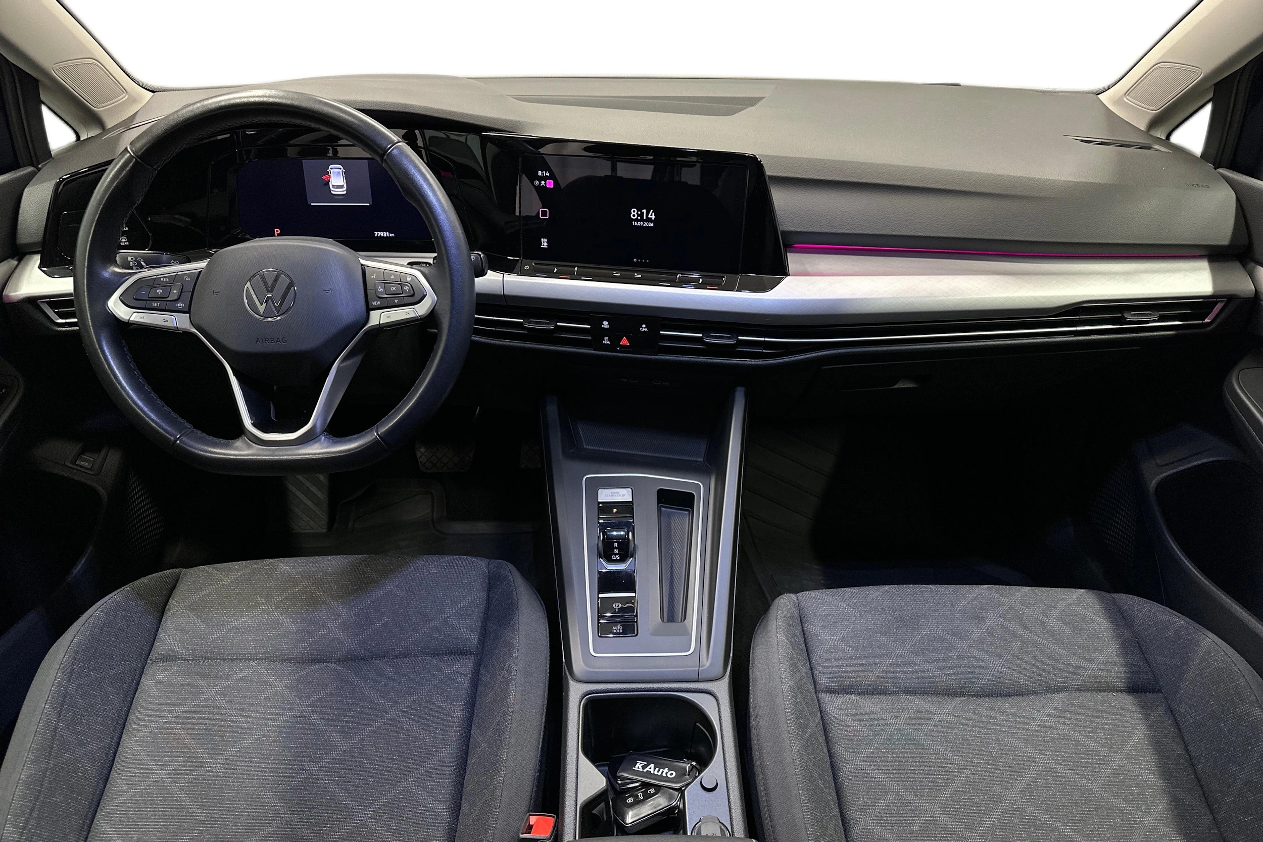 sininen Volkswagen Golf 2024 kuva 7.