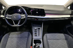 sininen Volkswagen Golf 2024 kuva 7.