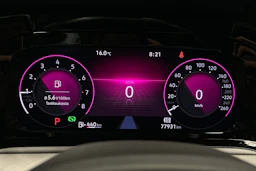 sininen Volkswagen Golf 2024 kuva 13.