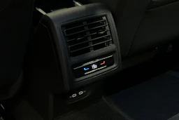 sininen Volkswagen Golf 2024 kuva 30.