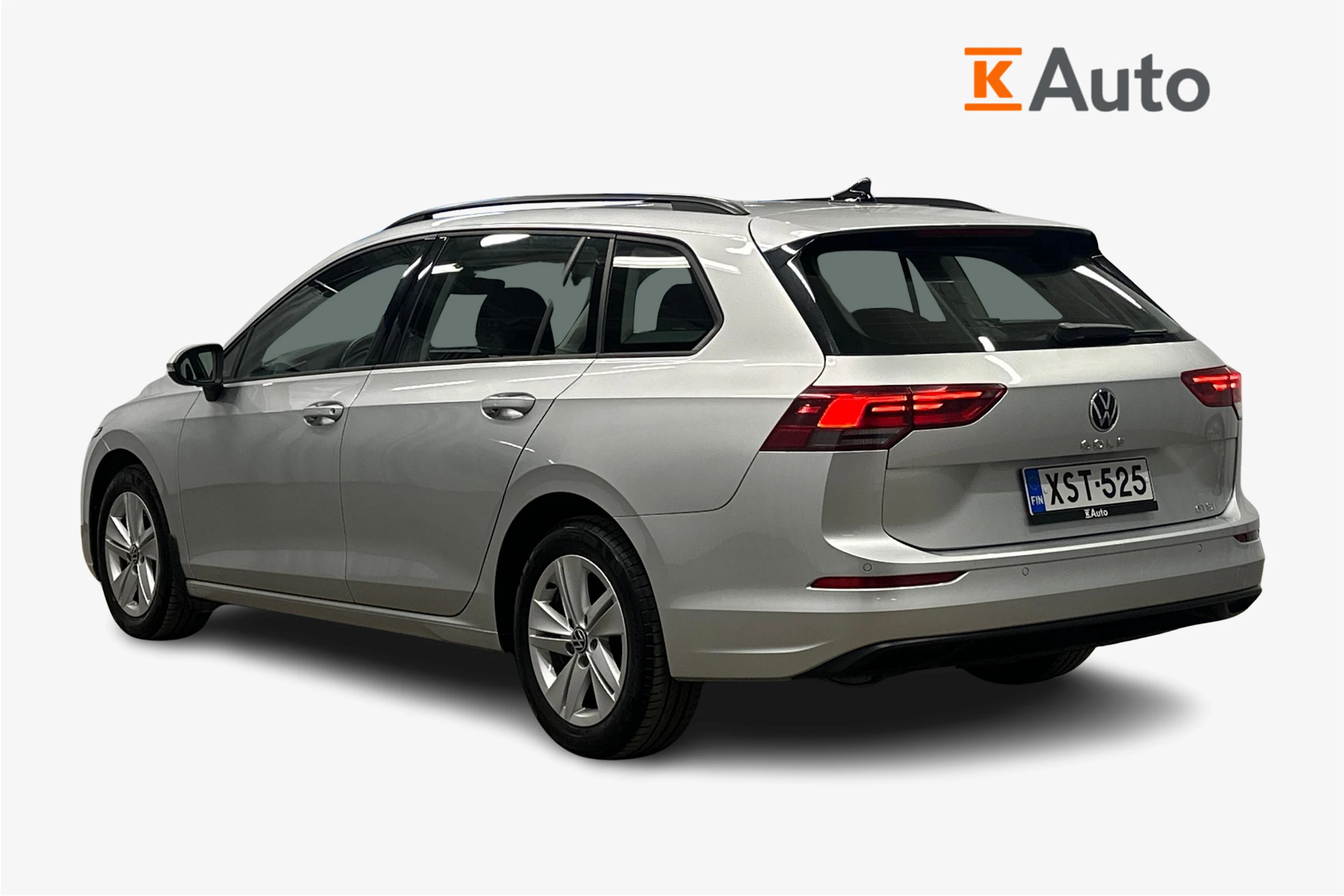 harmaa Volkswagen Golf 2024 kuva 2.