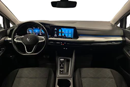 harmaa Volkswagen Golf 2024 kuva 7.