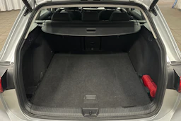 harmaa Volkswagen Golf 2024 kuva 11.