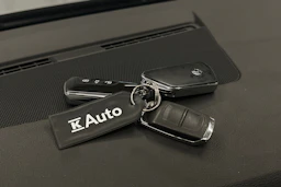 harmaa Volkswagen Golf 2024 kuva 24.